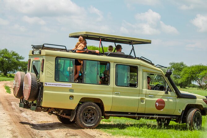 2 Days Tarangire & Ngorongoro Budget Safari Tour Tanzania - Starting in Arusha with a small safari crew