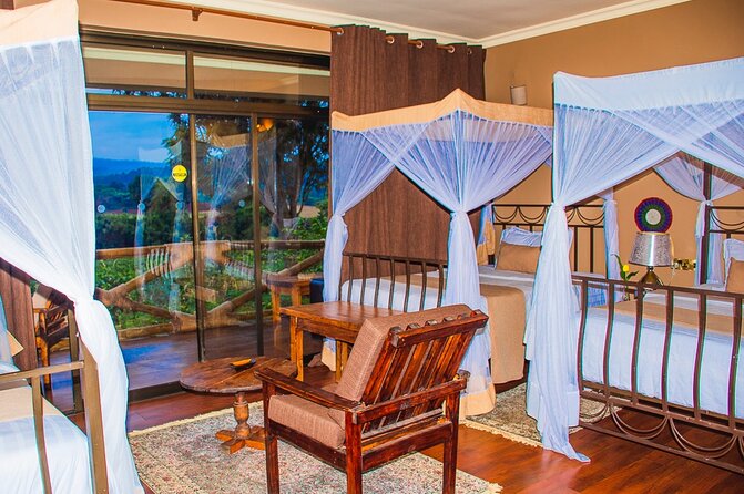 4 Days Lodges Serengeti, Ngorongoro Crater & Visiting Maasai - Day one: Ngorongoro Crater and a strong opening