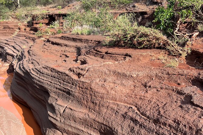 5-Hour Private Guided Tour in Lake Chala with Lunch - Volcanic bedrock and the second walk