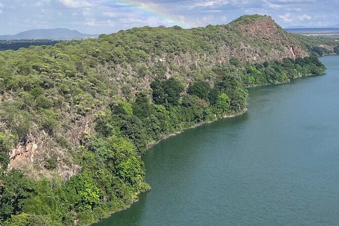 5-Hour Private Guided Tour in Lake Chala with Lunch - Lunch, water, and the value of $110