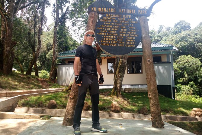 6 Days Kilimanjaro hiking tour | climb Kilimanjaro Machame Route - Starting in Moshi and Reaching Machame Gate