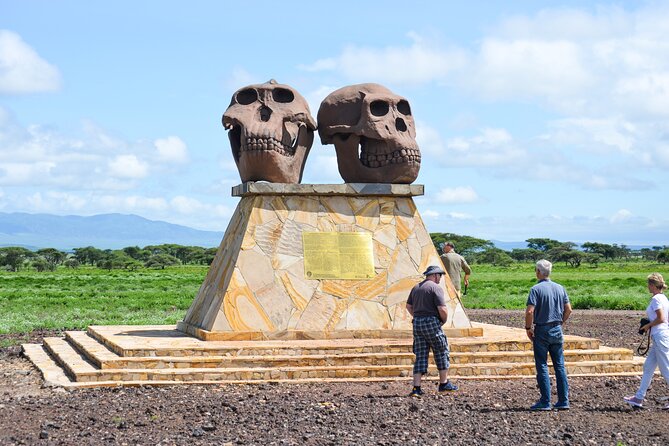 6 Days lodge &camping tour Serengeti ,Tarangire ,Ngorongoro Crater and Manyara - What the six-day route really feels like