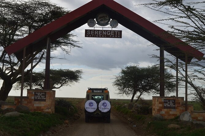 6 Days Safari : Manyara, Ngorongoro, Serengeti & Tarangire National Park - Day 2: The Ngorongoro Crater from rim to floor