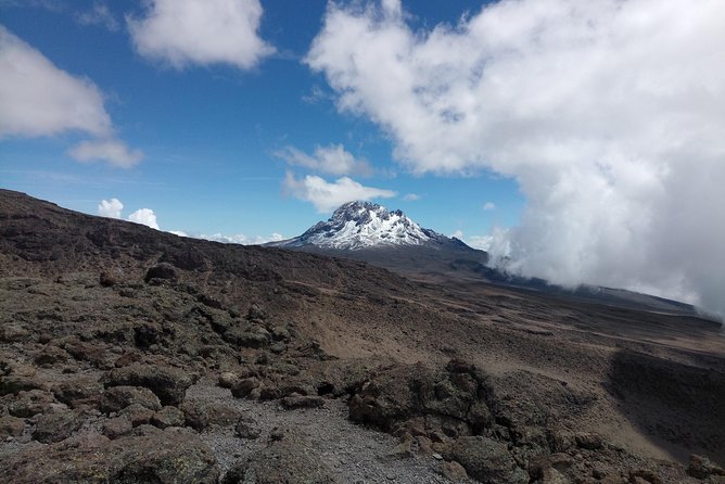 8 days Lemosho route Climbing Mt. Kilimanjaro - Day six: Barafu Camp and preparation for summit night