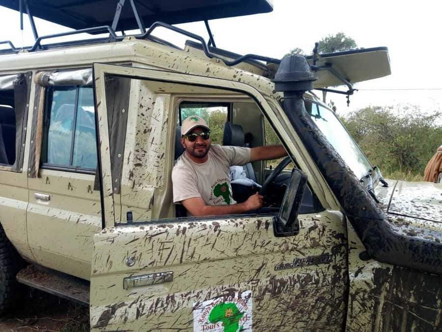 Arusha National Park: Private Jeep Tour - Entering the park by private 4x4
