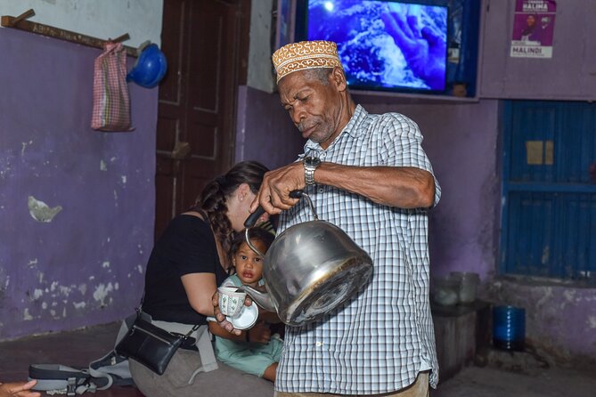 Authentic Street Food Tours in Stone Town, Zanzibar - Why the vendor stops matter