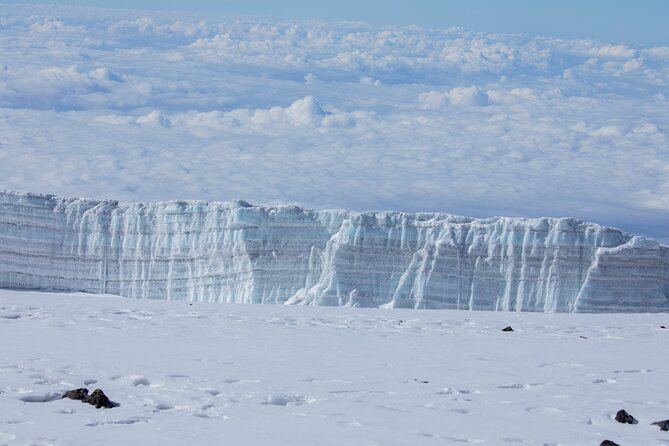 Climbing Kilimanjaro - Marangu Route - Food, sleeping arrangements, and crew support
