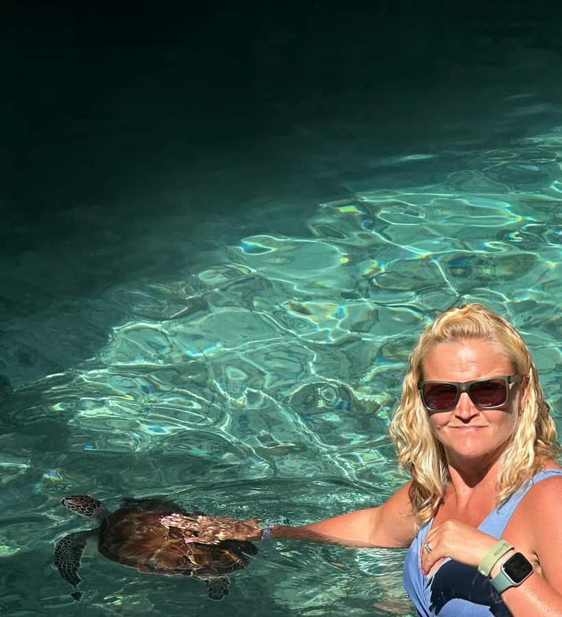 Dolphins tour + mnemba island snorkeling + salaam turles - Salaam Cave Aquarium and the turtle stop