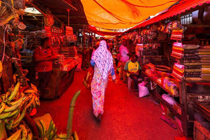 Evening Guided Tour With Local Food (Test of Zanzibar) - Why Forodhani Gardens Works So Well at Night
