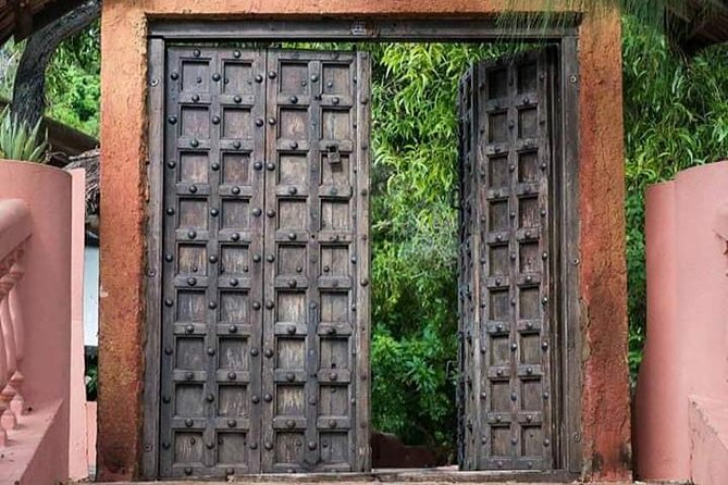 Full Day Holiday Package (Prison Island-Stone Town-Spice farm) - The guide makes the private format worthwhile