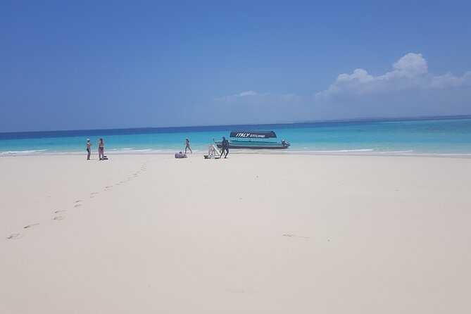 Full day private Nakupenda bis / Nyange Sandbank in Zanzibar - Swimming, relaxing, and fruit on the sandbank