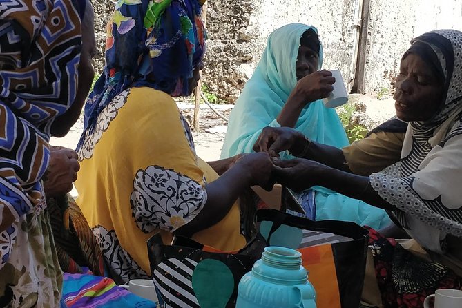 Jambiani Village Women at work and play - Why Jambiani is a good place to meet local artisans