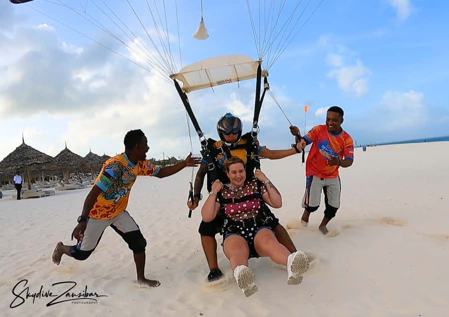Kendwa: Tandem Skydive in Zanzibar - Arriving at the Kendwa beach office