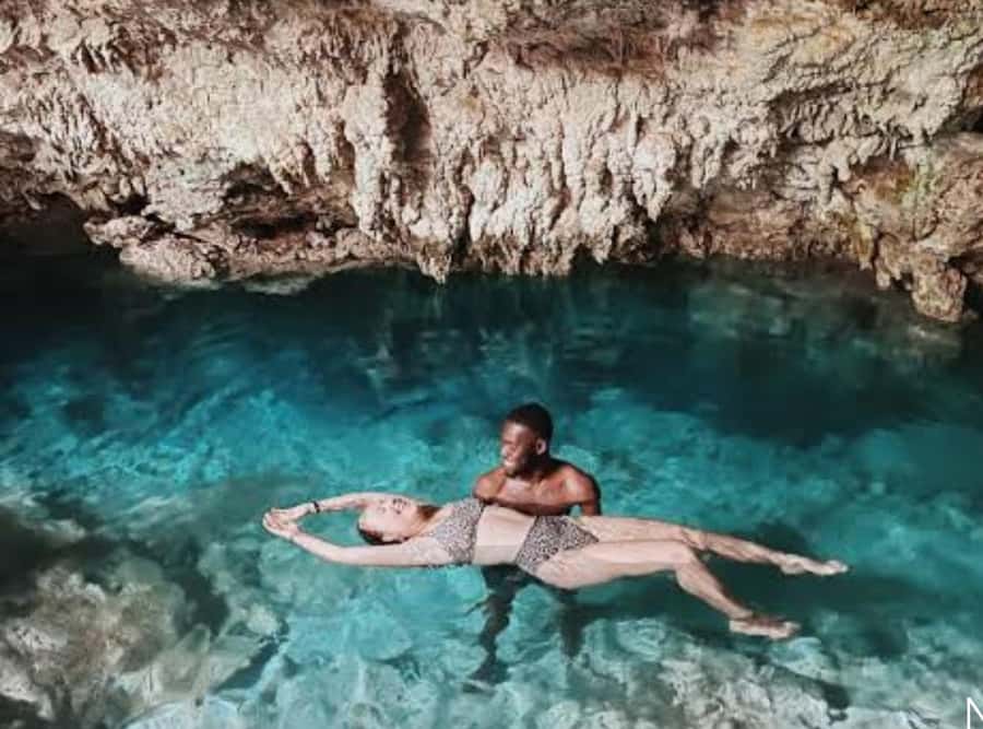 Kuza Cave, Hidden Mtende Beach & The Rock Restaurant - The Rock Restaurant at Pingwe