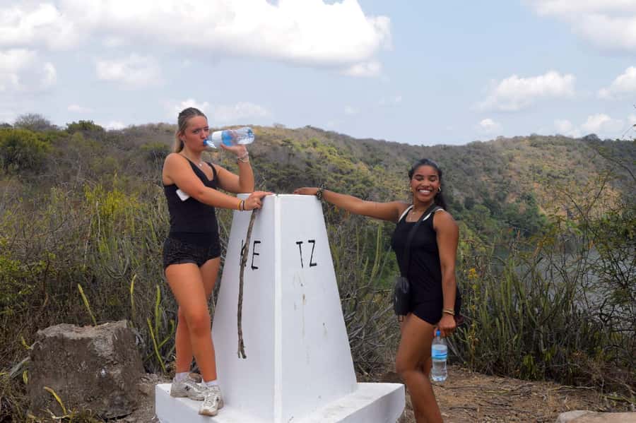 Moshi: Lake Chala Tour: Hiking &/or Kayaking - Hiking to the Border Rock