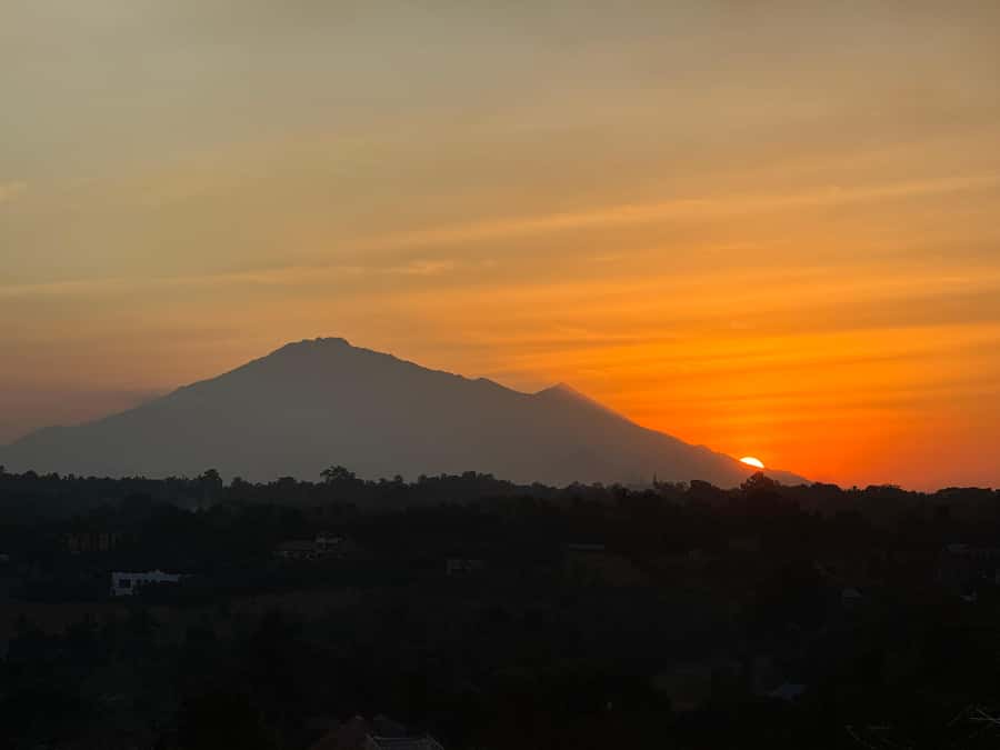 Moshi: Sunset Chill with Drinks and Roundtrip Transfer - Leaving Moshi for the 15-Minute Hilltop Drive
