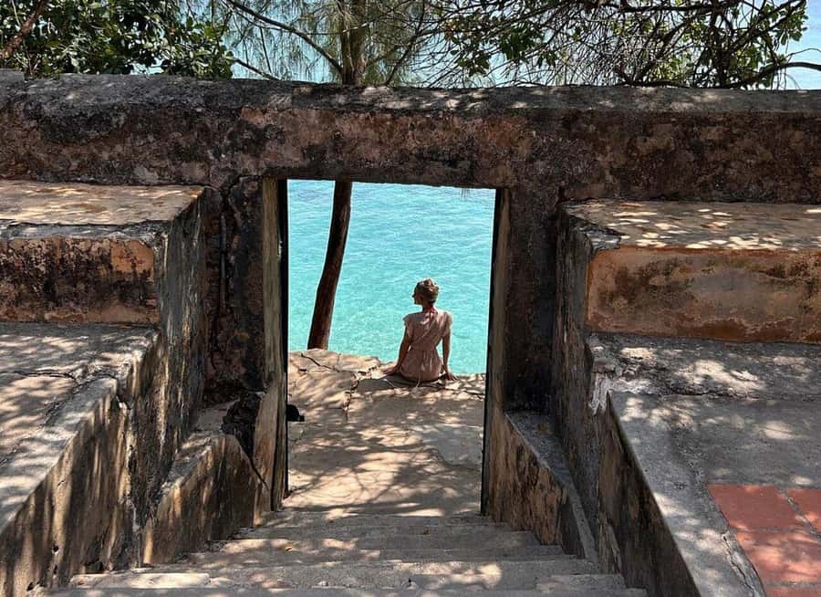 Prison Island, Sea Turtles, Rock Restaurant & Relax in Beach - Should you book Prison Island, Salaam Cave and The Rock?