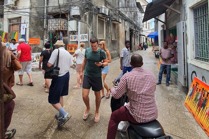 Private Stone Town Walking Tour - House of Wonders: Stone Town’s grand opening lesson