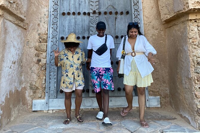 Private Tour in Historical Dar es Salaam with Lunch - Three historic religious sites show different traditions