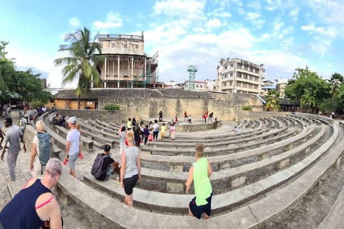 Private Zanzibar Stone Town Historical Tour - Darajani Bazaar: Spices, Produce, and Shopping Time