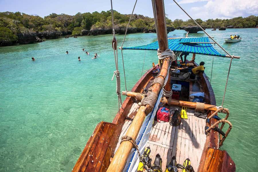 Safari Blue from Nungwi: Zanzibar’s Ultimate Ocean Adventure - Kwale Sandbank and the effect of the tide