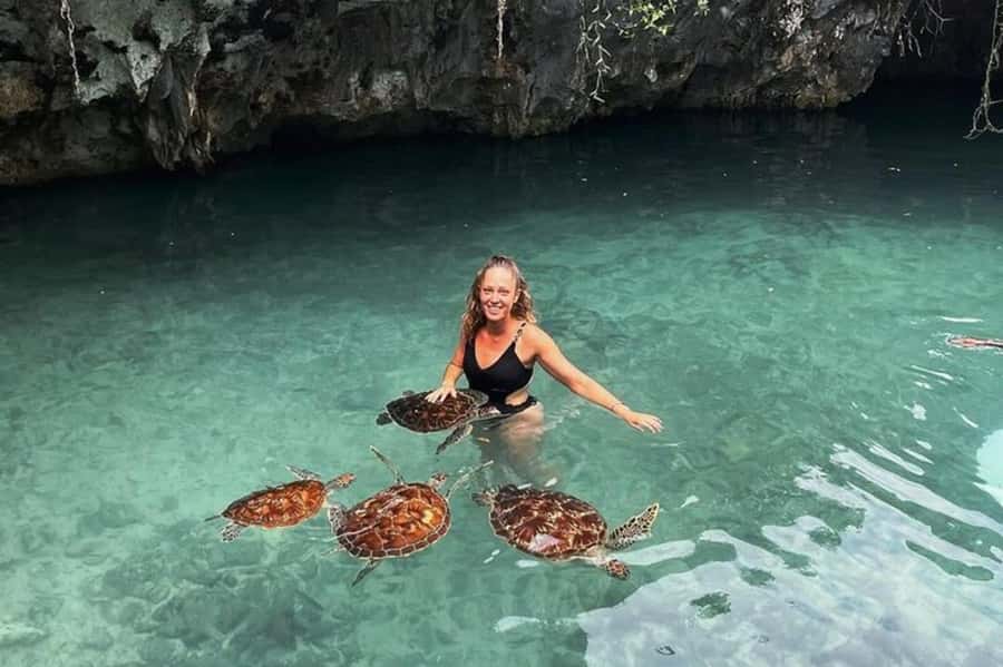 Salaam Cave Swimming & feeding Sea Turtles in Kizimkazi - Guide support and the overall feel