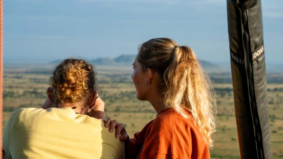 Serengeti: Hot Air Balloon Flight with Champagne Breakfast - Who Will Enjoy This Most?