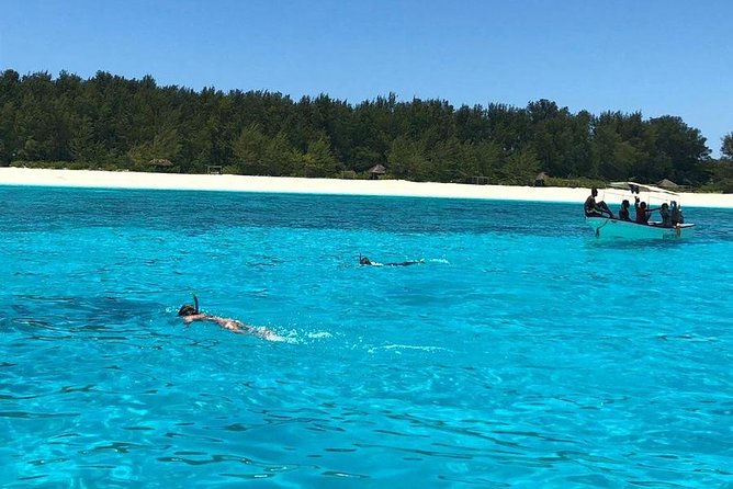 Snorkeling at Mnemba Atoll - The five-hour route from Zanzibar City
