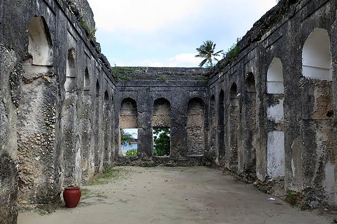 Stone Town and Prison Island Tour (Full Day) - Lunch, dessert, and the one detail to settle first