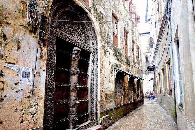 Stone Town City Tour - House of Wonders and the Sultan’s Palace Museum