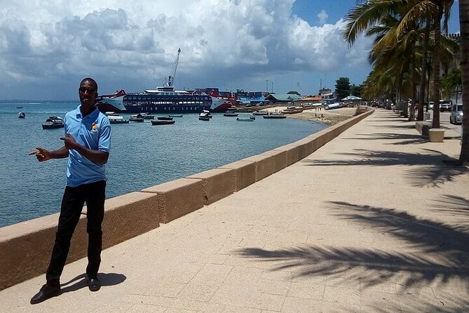 Stone town historical tour + Spice farm tour - Starting at Forodhani Gardens at 9 a.m.