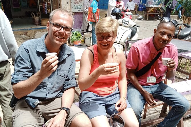 Stone Town Historical Walking Tour - What the guide adds to the walk