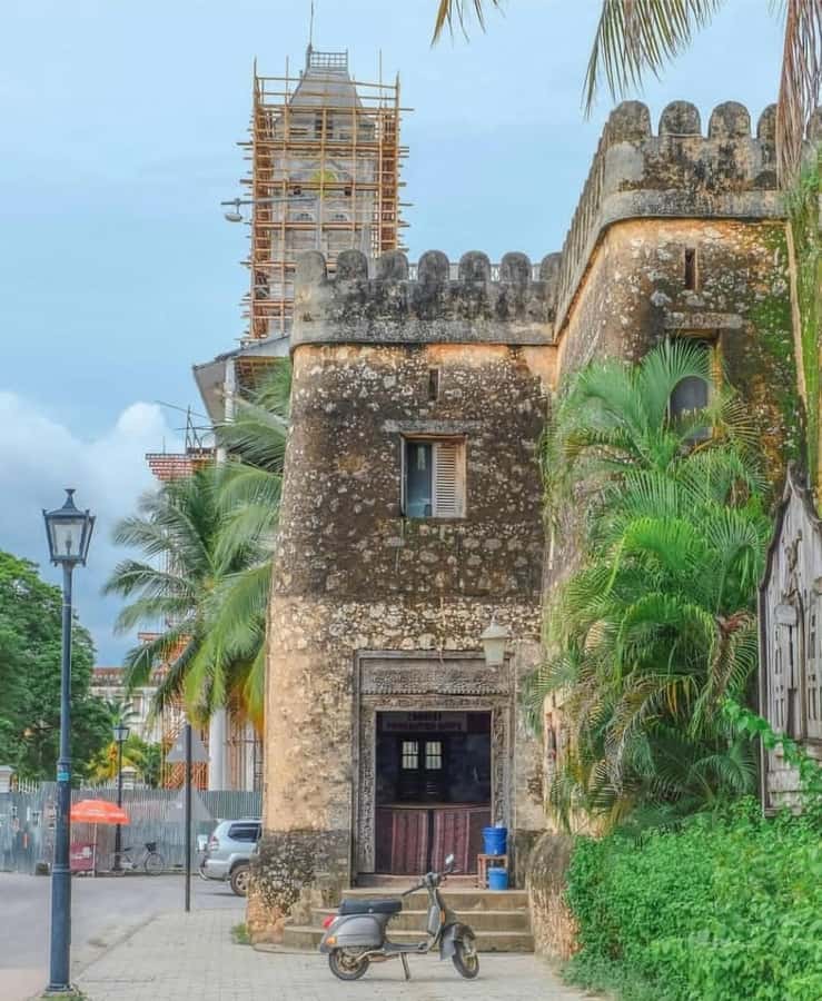 Stone Town, Jozani Forest, Sea Turtles & The Rock Restaurant - Guides and the private-group advantage