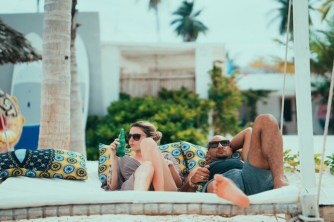 Stone Town Tour + Prison Island Tour in Zanzibar with Pick Up - Museum context and a walk beside the Indian Ocean