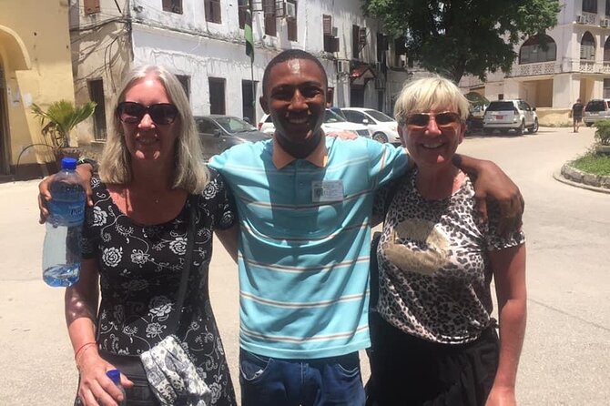 StoneTown Tours - The carved Zanzibar doors