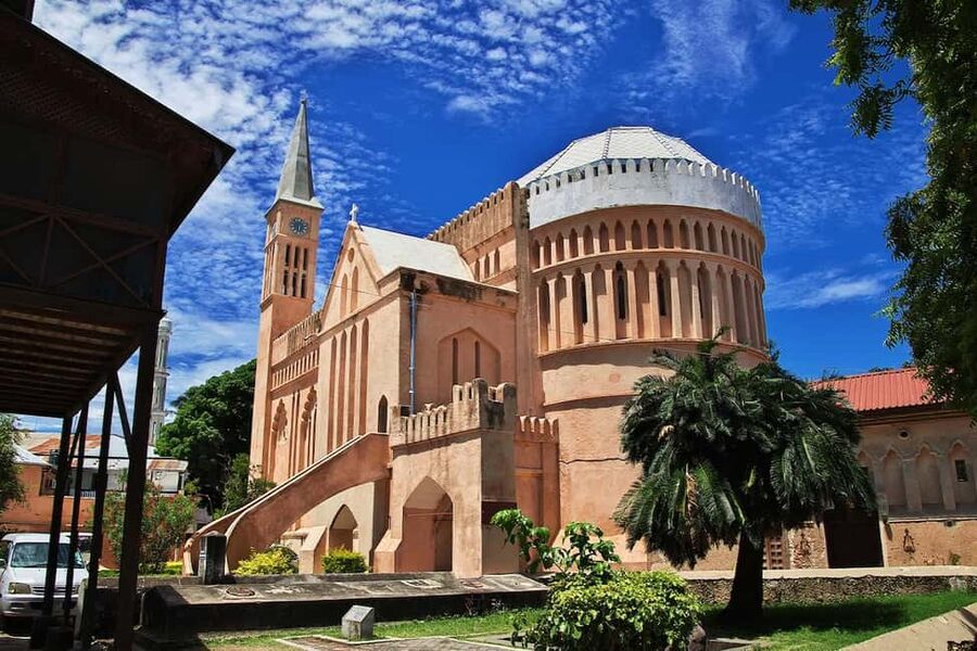 Walking in Stone Town with a Expert Tourguide - The Old Fort and Stone Town’s major landmarks