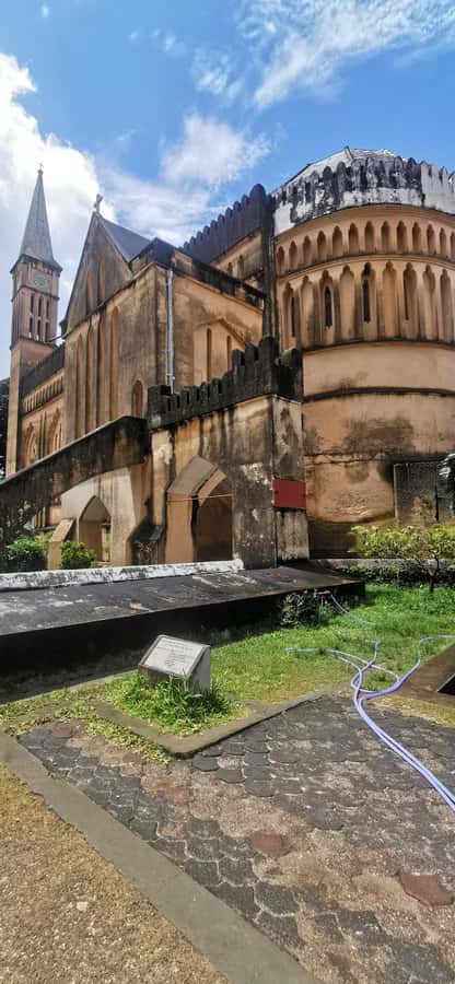 Zanzibar: 3 Hours Private Stone Town walking Tour with Guide - Darajani Market: the most useful stop for daily life