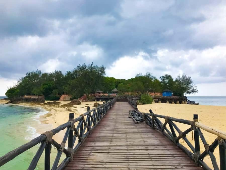 Zanzibar: Combo Zanzi Prison & Nakopenda Island & Stone town - Crossing to Prison Island by boat