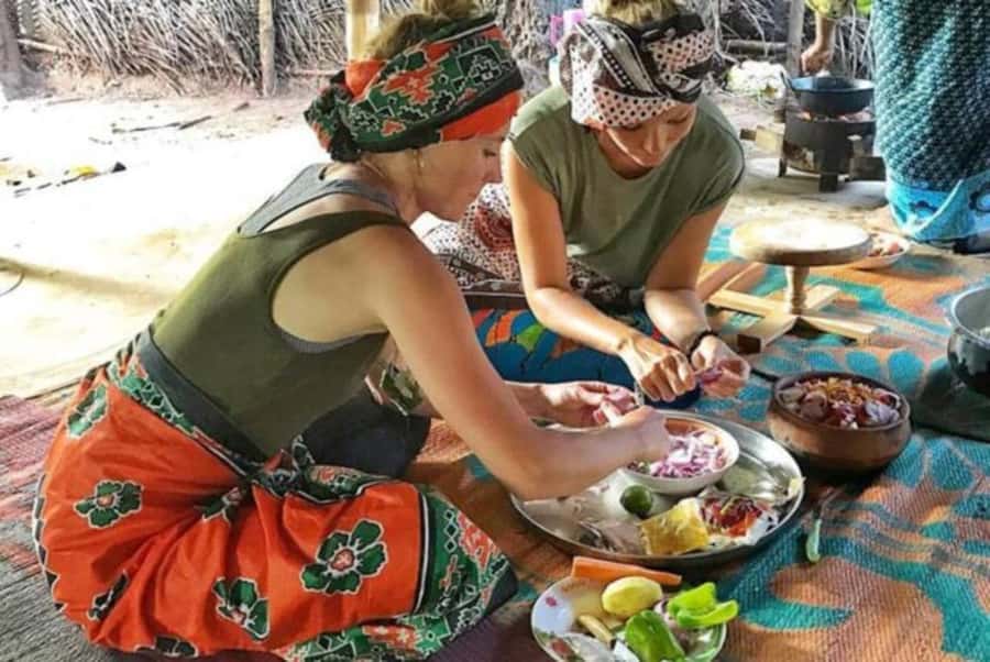 Zanzibar: Jozani forest tour & Spice farm tour with lunch - Meeting the red colobus monkeys at Jozani
