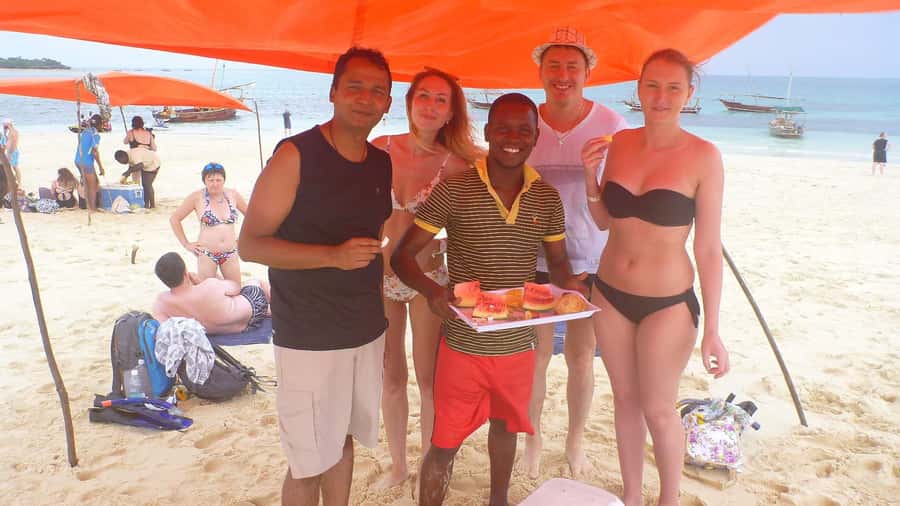 Zanzibar: Nakupenda Sandbank and Prison Island Tour & Lunch - Meeting the Aldabra giant tortoises
