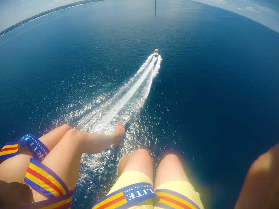 Zanzibar: Parasailing Experience with Instructor - What the 10 to 12 minutes in the air feels like