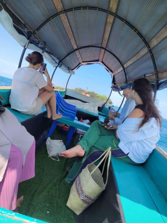 Zanzibar: Prison Island & Nakupenda Boat Tour with BBQ Lunch - Snorkeling: beautiful when the water cooperates