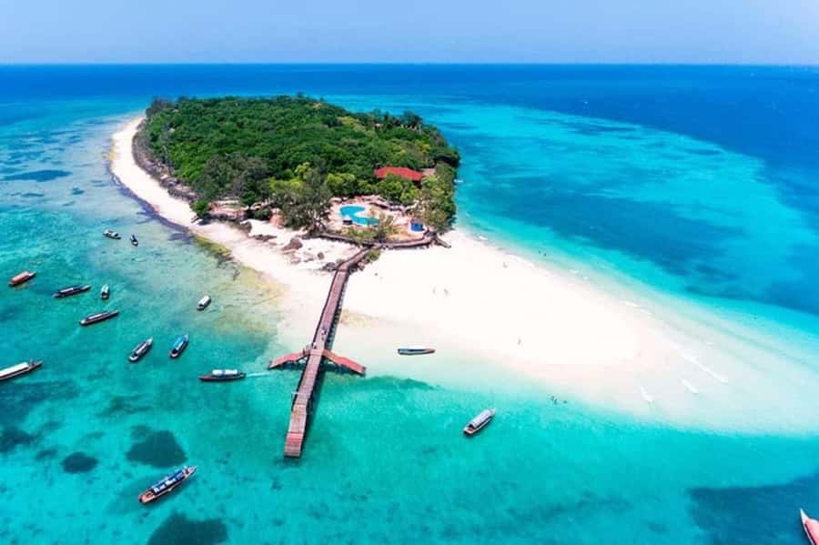 Zanzibar: Prison Island & Nakupenda Sandbank Tour with Lunch - Two Zanzibar highlights in one long day