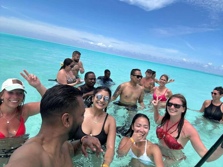 Zanzibar: Safari Blue Day trip with Snorkeling and Lunch - Why Menai Bay makes a good day trip