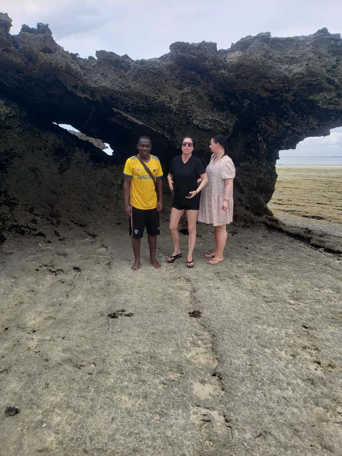 Zanzibar: Safari Blue Day trip with Snorkeling and Lunch - Kwale Island and the old baobab tree
