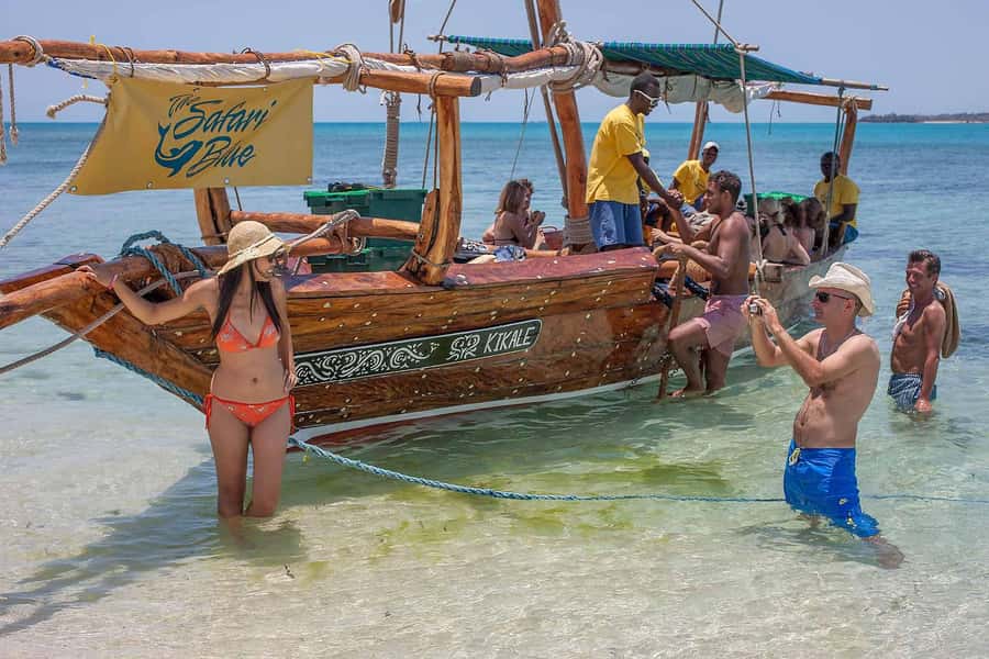 Zanzibar: Safari Blue Day trip with Snorkeling and Lunch - Blue Lagoon and the return across the bay