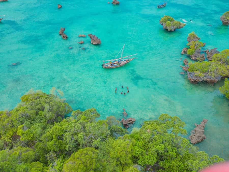 Zanzibar: Safari Blue Lagoon Trip with Snorkeling and Lunch - Kwale Blue Lagoon and the problem of the tide