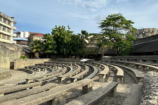 Zanzibar Stone Town Highlight walking tour - Darajani Market, the most useful stop