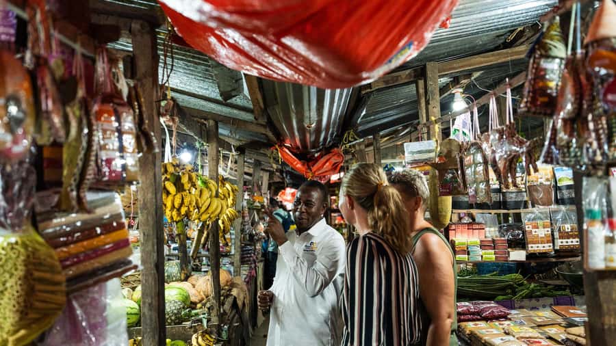 Zanzibar : Stone Town Tour,history without transport - Walking Stone Town’s old lanes