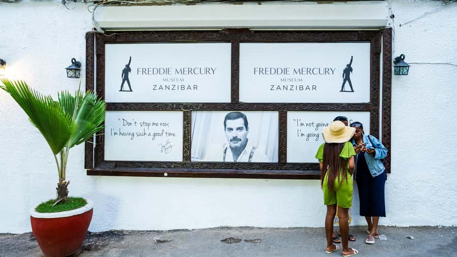 Zanzibar : Stone Town Tour,history without transport - Freddie Mercury Museum and the modern side of Zanzibar